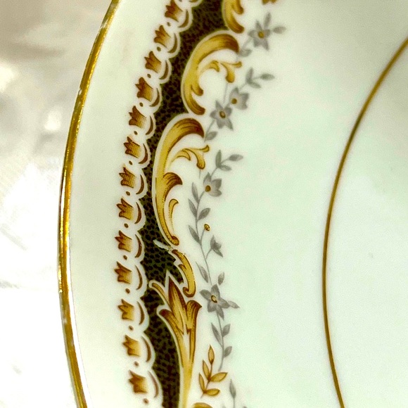 QUEEN ANN Signature Collection Serving Bowl 9” Made in Japan. A1627. - Picture 3 of 10